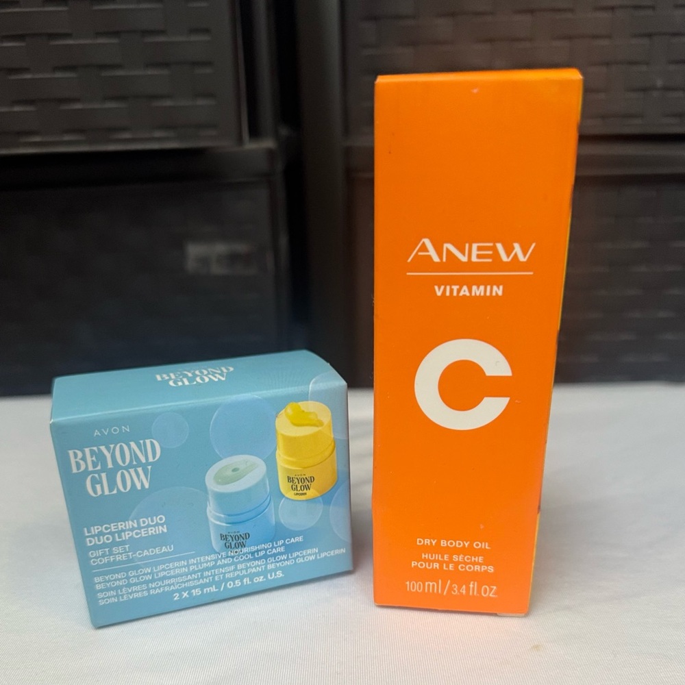 Avon Anew Vitamin C Dry Body Oil & Beyond Glow Gift Set